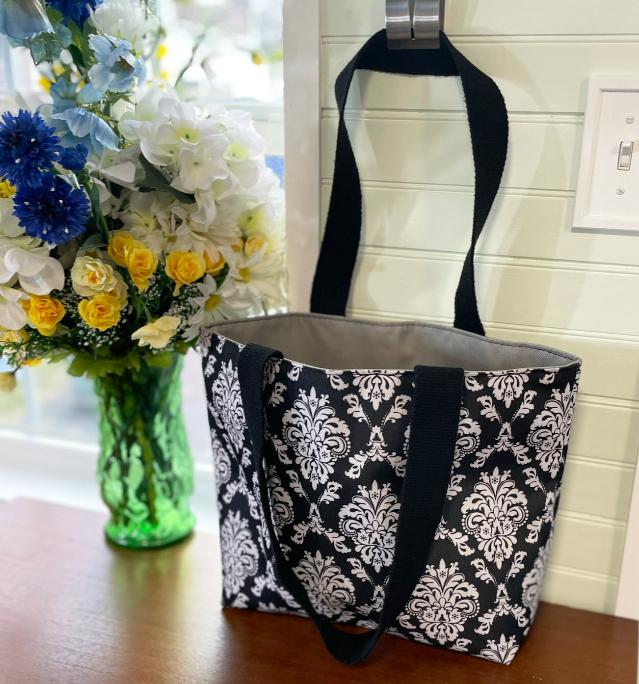 Tote - Black/White Damask