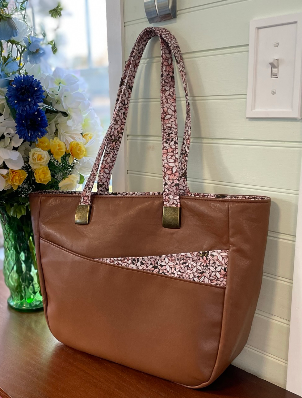 Pocket Tote - Brown Floral