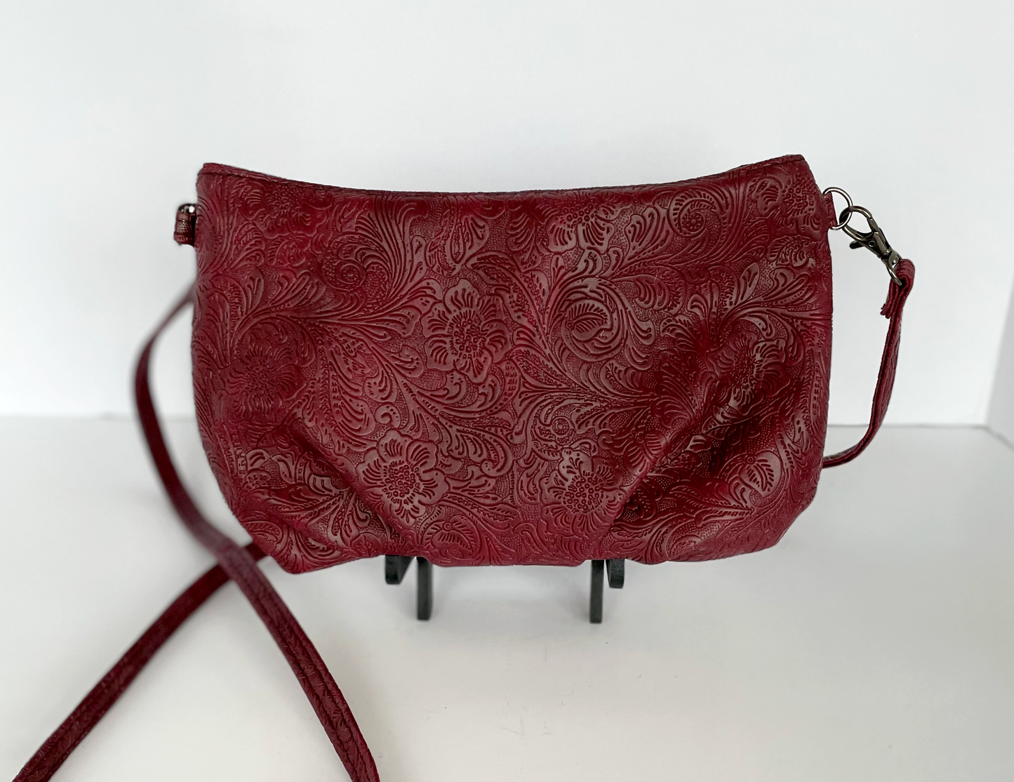 Flora clutch- Burgundy floral tooled