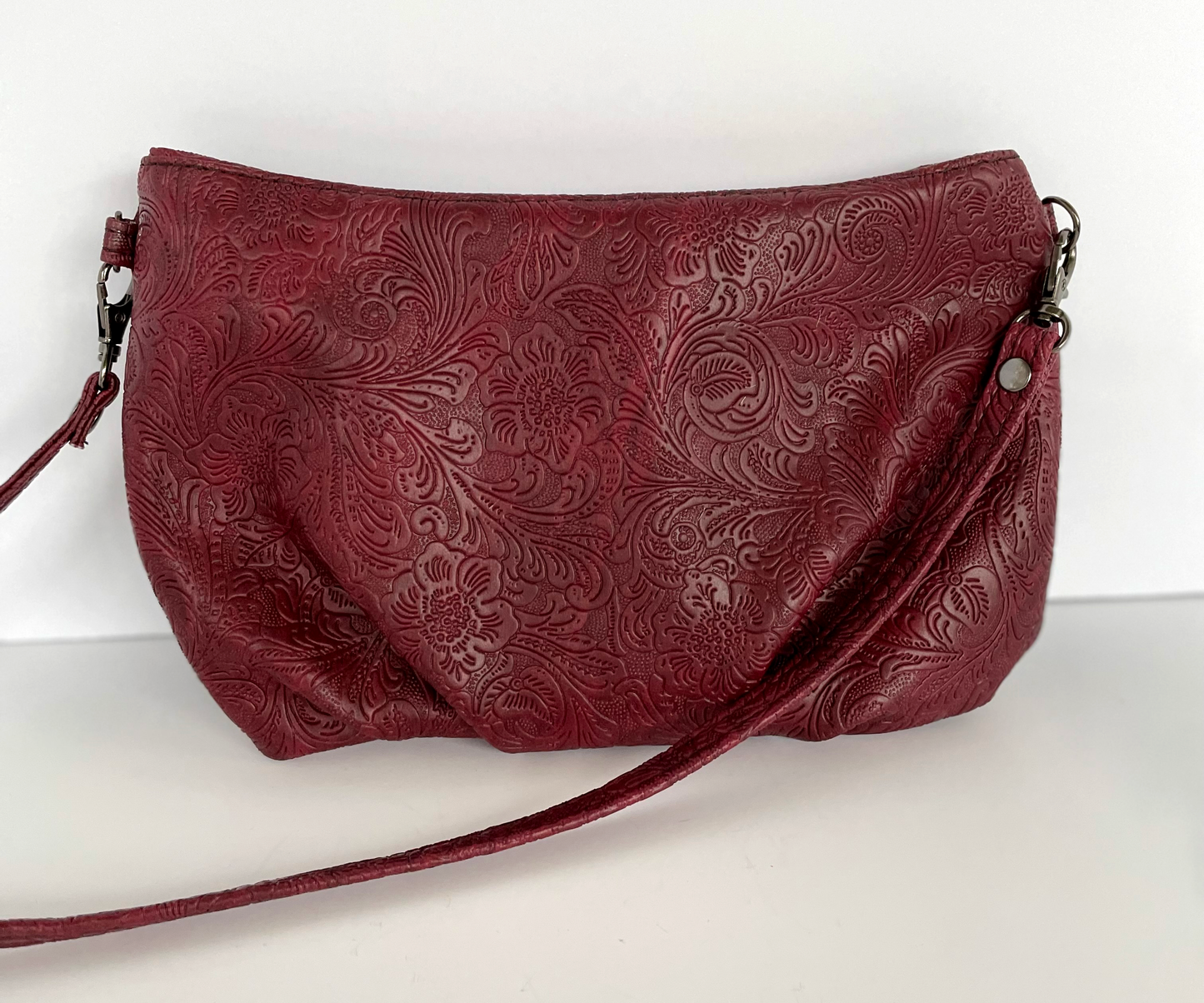 Flora clutch- Burgundy floral tooled